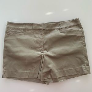 New WHITE HOUSE BLACK MARKET beige shorts